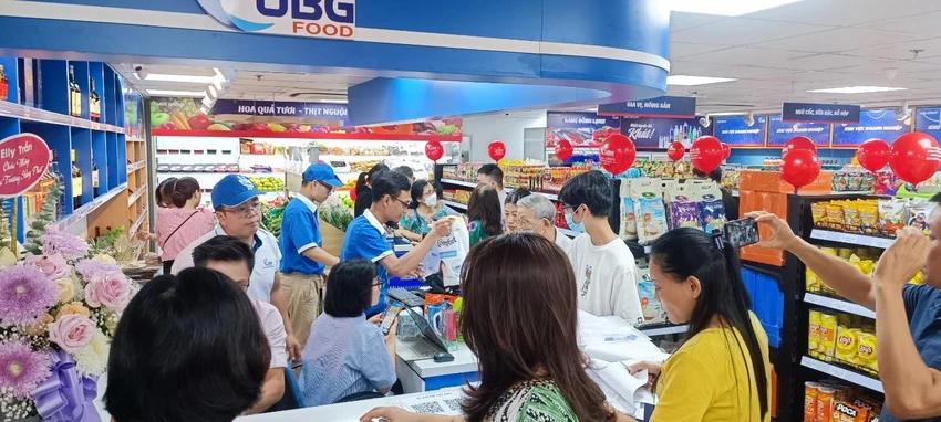 Tại buổi khai trương rất đông khách hàng đến trải nghiệm và mua sắm tại siêu thị UBG Mart 4.0. Tại buổi khai trương rất đông khách hàng đến trải nghiệm và mua sắm tại siêu thị UBG Mart 4.0.