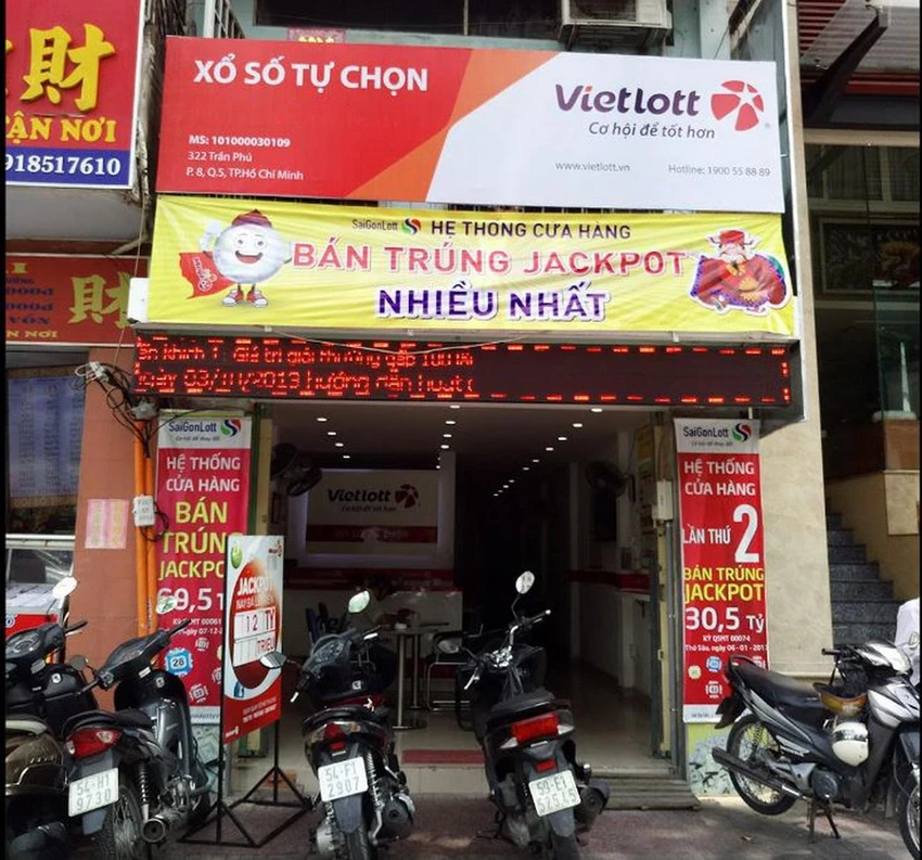 Điểm bán Vietlott tại số 322 đường Trần Phú, quận 5, TP.HCM là một trong những điểm có doanh số bán Keno đứng đầu hệ thống. Điểm bán Vietlott tại số 322 đường Trần Phú, quận 5, TP.HCM là một trong những điểm có doanh số bán Keno đứng đầu hệ thống.