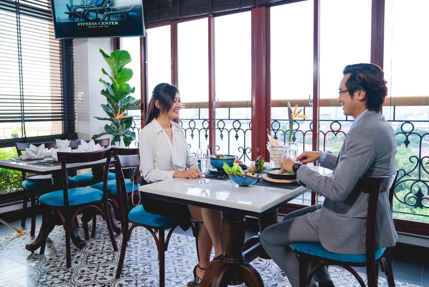 Thưởng thức ẩm thực tại Khách sạn Majestic Sài Gòn Thưởng thức ẩm thực tại Khách sạn Majestic Sài Gòn