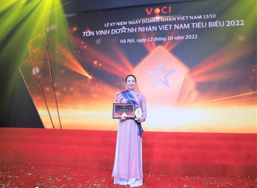 Bà Đỗ Nguyệt Ánh, Chủ tịch HĐTV EVNNPC được vinh danh Doanh nhân tiêu biểu Việt Nam 2022. Bà Đỗ Nguyệt Ánh, Chủ tịch HĐTV EVNNPC được vinh danh Doanh nhân tiêu biểu Việt Nam 2022.