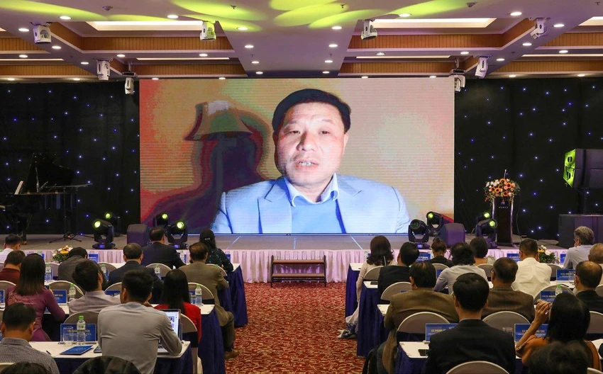 Giáo sư Vũ Hà Văn - Giám đốc Khoa học VINIF và VinBigData chia sẻ về sự đồng hành của Quỹ VINIF với cộng đồng Khoa học Công nghệ và Văn hóa - Lịch sử. Giáo sư Vũ Hà Văn - Giám đốc Khoa học VINIF và VinBigData chia sẻ về sự đồng hành của Quỹ VINIF với cộng đồng Khoa học Công nghệ và Văn hóa - Lịch sử.