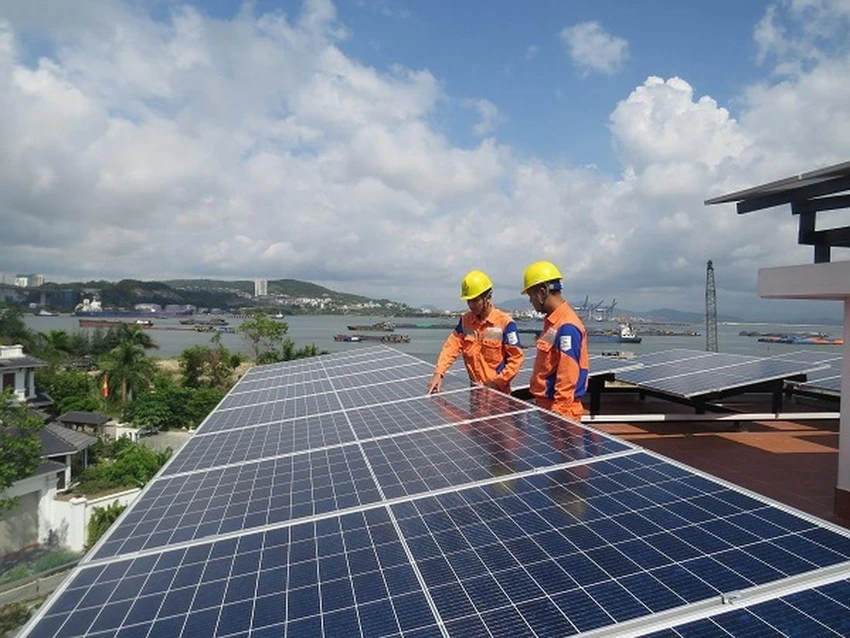 Điện mặt trời mái nhà đem lại nhiều lợi ích cho khách hàng. Điện mặt trời mái nhà đem lại nhiều lợi ích cho khách hàng.