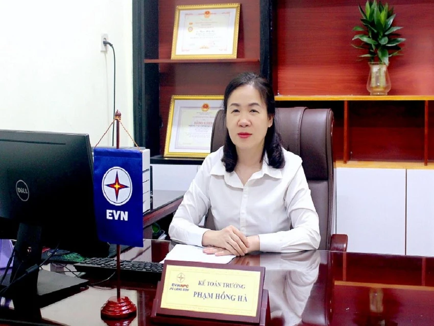 Chị Phạm Hồng Hà - Kế toán trưởng Công ty Điện lực Lạng Sơn công tác trong ngành Điện lực đến nay đã được gần 30 năm, luôn được anh chị em đồng nghiệp quý mến, tin yêu; Lãnh đạo công ty tin tưởng và tín nhiệm Chị Phạm Hồng Hà - Kế toán trưởng Công ty Điện lực Lạng Sơn công tác trong ngành Điện lực đến nay đã được gần 30 năm, luôn được anh chị em đồng nghiệp quý mến, tin yêu; Lãnh đạo công ty tin tưởng và tín nhiệm