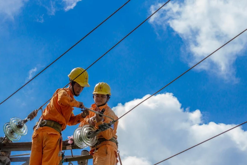EVNSPC đã đưa giải pháp tiết giảm chi phí trước nhiều khó khăn EVNSPC đã đưa giải pháp tiết giảm chi phí trước nhiều khó khăn
