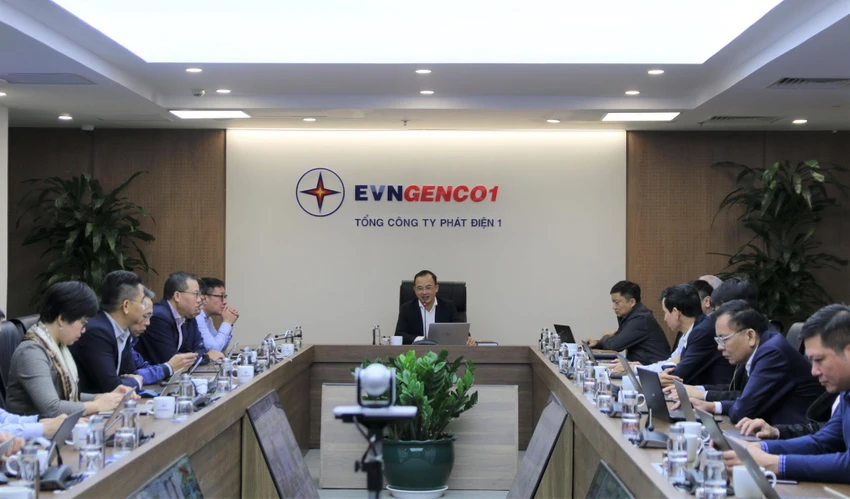 Ông Nguyễn Hữu Thịnh, Tổng Giám đốc EVNGENCO1 chủ trì giao ban sản xuất kinh doanh tháng 12-2022.