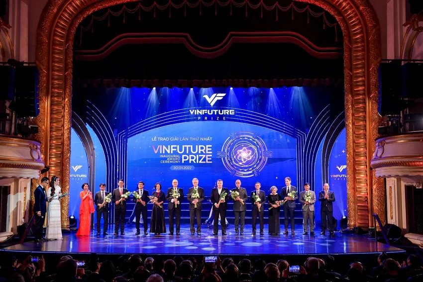 Sự kiện Lễ trao giải VinFuture 2022 sẽ được tổ chức vào tối 20-12-2022 tại Nhà hát lớn Hà Nội và truyền hình trực tiếp trên sóng Đài Truyền hình Việt Nam. Sự kiện Lễ trao giải VinFuture 2022 sẽ được tổ chức vào tối 20-12-2022 tại Nhà hát lớn Hà Nội và truyền hình trực tiếp trên sóng Đài Truyền hình Việt Nam.
