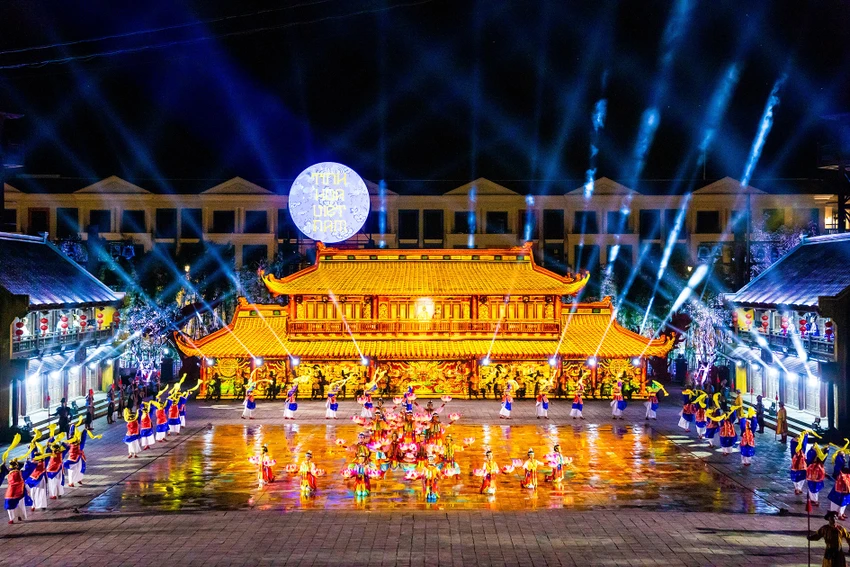 Show diễn nghệ thuật đêm giao thừa “Sắc xuân tinh hoa hội tụ”