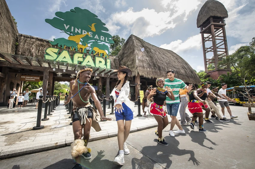 Du khách sẽ được nhận những phần lì xì hấp dẫn từ Vinpearl Safari Phú Quốc