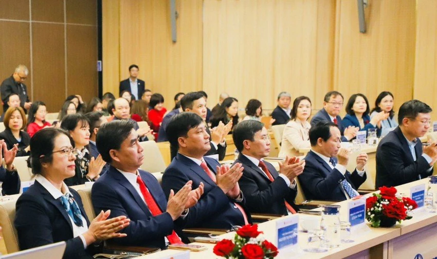 Đại diện Ban lãnh đạo Agribank tham dự lễ ký kết.
