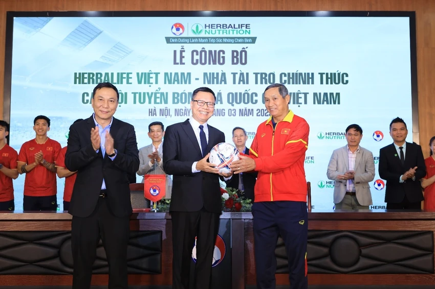 Hoạt động tài trợ này của Herbalife Việt Nam phù hợp với mục tiêu nhất quán của công ty trong việc truyền cảm hứng về lối sống năng động lành mạnh trong cộng đồng thông qua việc khuyến khích nhiều người tham gia các bộ môn thể thao và thường xuyên tập thể dục. Hoạt động tài trợ này của Herbalife Việt Nam phù hợp với mục tiêu nhất quán của công ty trong việc truyền cảm hứng về lối sống năng động lành mạnh trong cộng đồng thông qua việc khuyến khích nhiều người tham gia các bộ môn thể thao và thường xuyên tập thể dục.