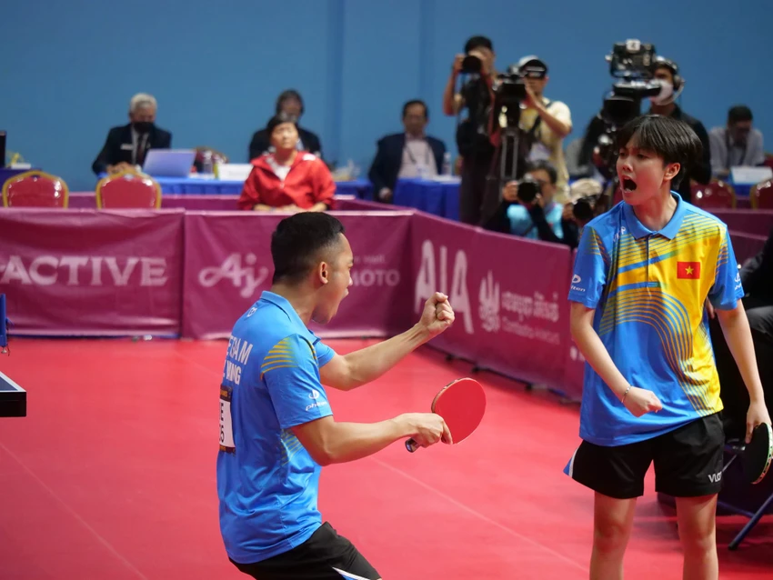 Mai Ngọc và Anh Hoàng giành HC vàng bóng bàn đôi nam nữ tại SEA Games 32. Mai Ngọc và Anh Hoàng giành HC vàng bóng bàn đôi nam nữ tại SEA Games 32.