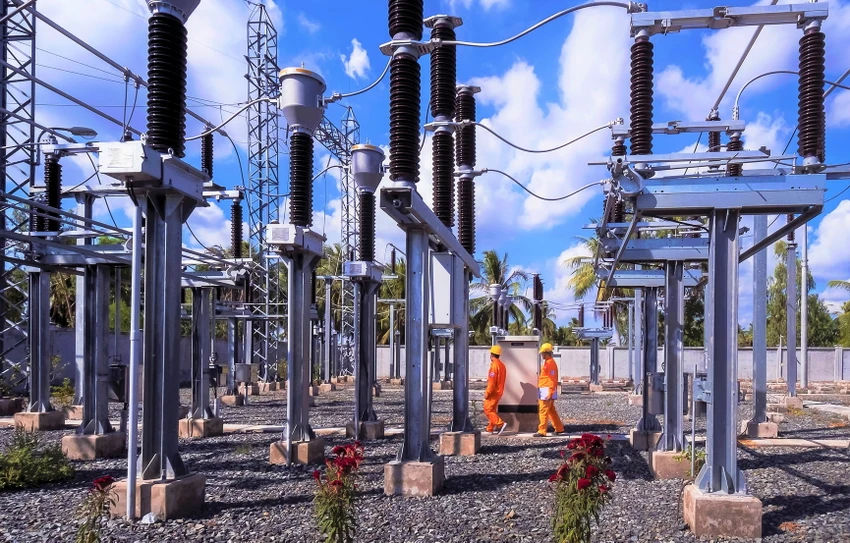 EVNSPC thực hiện nhiều giải pháp điều tiết cung cấp điện nhằm đảm bảo an ninh hệ thống điện. EVNSPC thực hiện nhiều giải pháp điều tiết cung cấp điện nhằm đảm bảo an ninh hệ thống điện.
