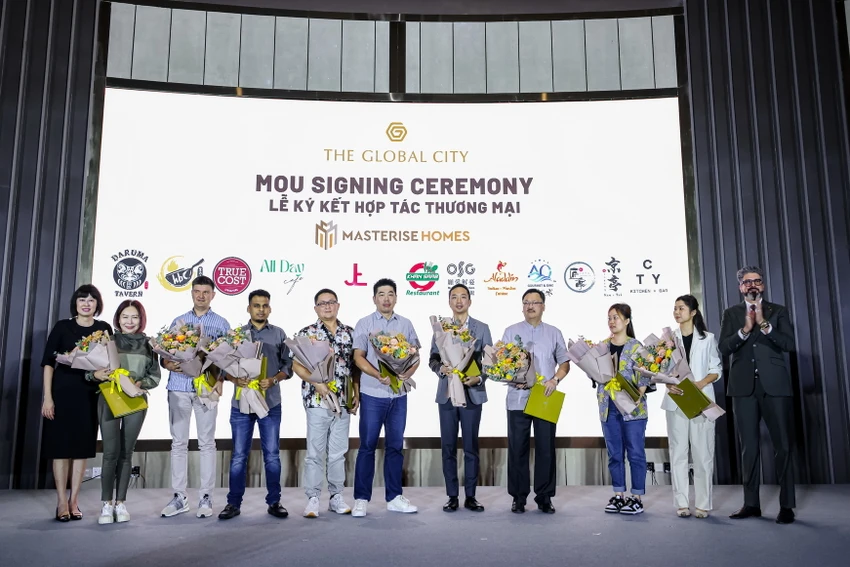 Ngay trong sự kiện, Masterise Homes đã ký kết với hợp tác thương mại với các thương hiệu F&amp;B nổi tiếng từ Singapore và các thương hiệu hàng đầu trong nước, gia tăng sự sôi động cho khu nhà phố SOHO tại The Global City