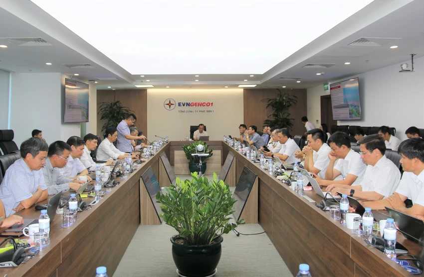 Ban lãnh đạo EVNGENCO1 nghe báo cáo về kết quả sản xuất kinh doanh 6 tháng đầu năm 2023. Ban lãnh đạo EVNGENCO1 nghe báo cáo về kết quả sản xuất kinh doanh 6 tháng đầu năm 2023.