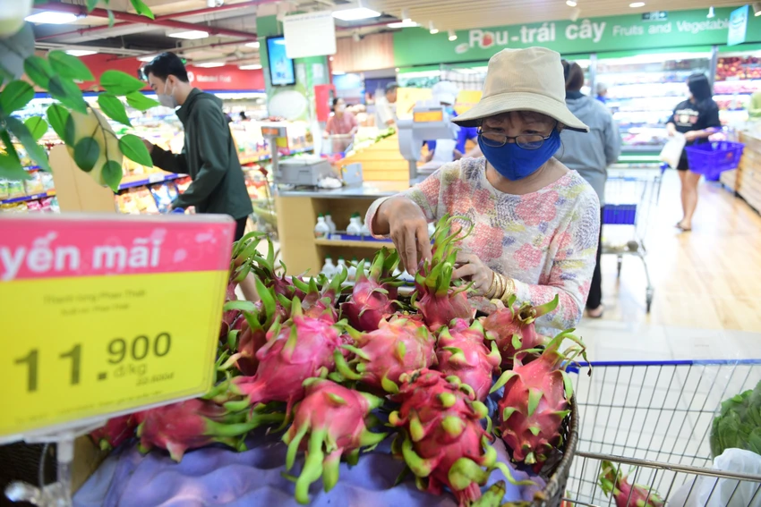 Thanh long miền Tây Nam bộ, Bình Thuận được giảm giá mạnh tại siêu thị Co.opmart và Co.opXtra.
