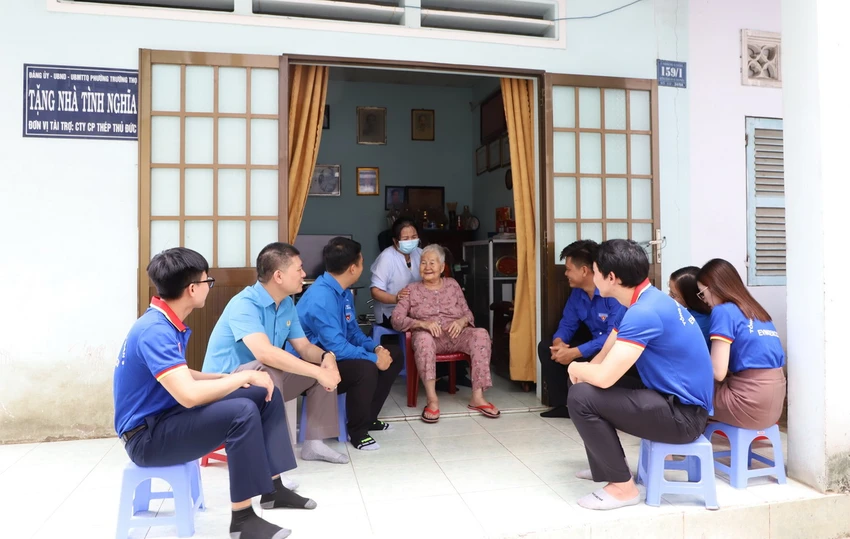 Đoàn Thanh niên EVNGENCO3 thăm hỏi Mẹ Việt Nam anh hùng tại TP. Thủ Đức