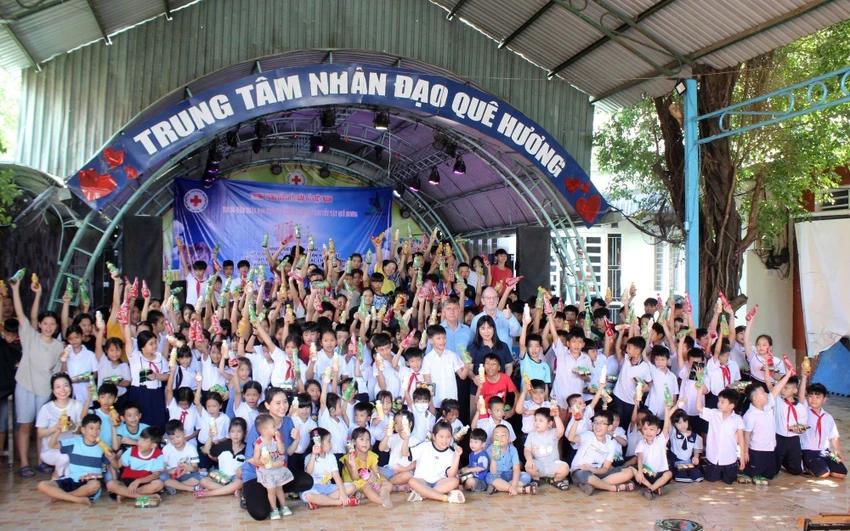 Tân Hiệp Phát: Thăm 3 Mái ấm tình thương tại Bình Dương ảnh 3