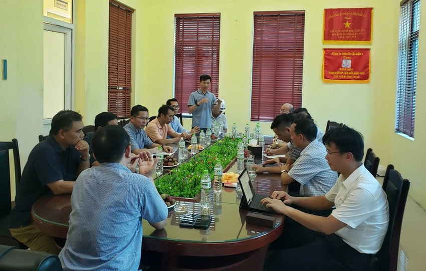 Lãnh đạo EVNNPT và PTC1 nghe đơn vị tư vấn báo cáo Lãnh đạo EVNNPT và PTC1 nghe đơn vị tư vấn báo cáo