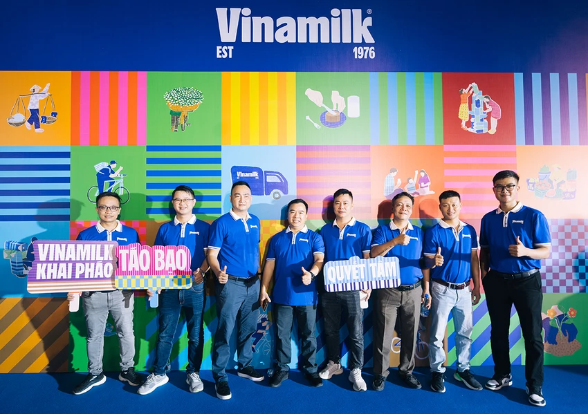 Thương hiệu nhà tuyển dụng được xây dựng từ chính đội ngũ nhân sự hiện tại của Vinamilk. Thương hiệu nhà tuyển dụng được xây dựng từ chính đội ngũ nhân sự hiện tại của Vinamilk.