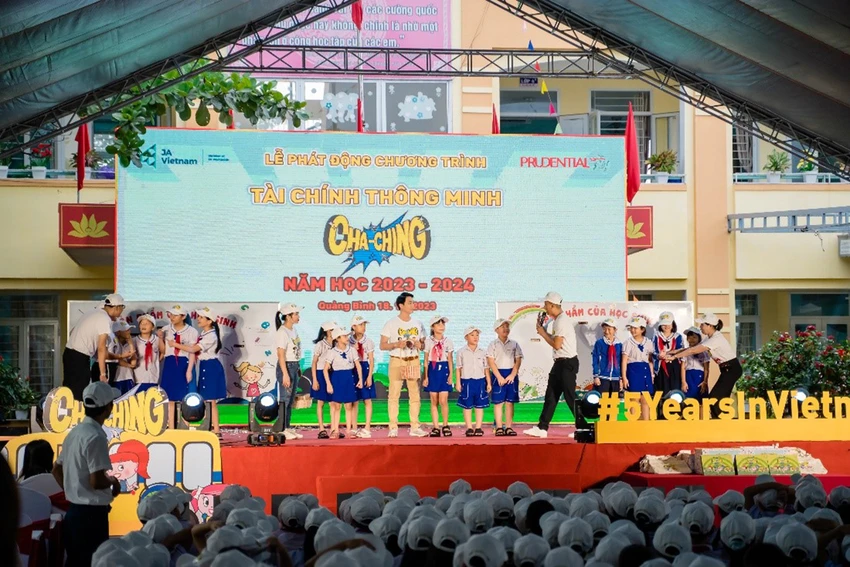 Những người thầy mang kiến thức tài chính Cha-Ching đến với trẻ em Việt