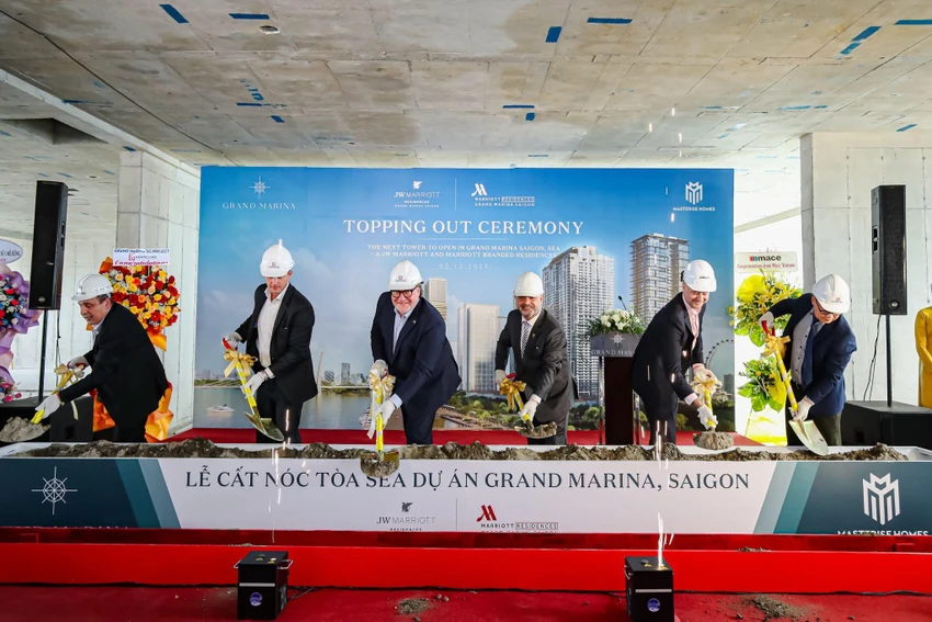 Grand Marina, Saigon cất nóc tòa Sea bao gồm khu căn hộ hàng hiệu Marriott và Jw Marriott