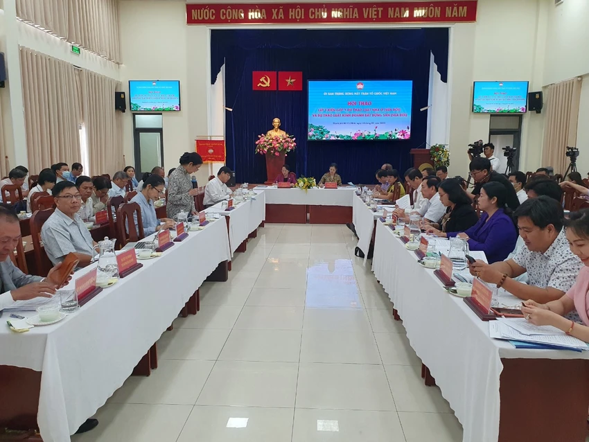 Hội thảo Lấy ý kiến góp ý dự thảo Luật Nhà ở (sửa đổi) và dự thảo Luật Kinh doanh BĐS (sửa đổi) chiều 14-2. Ảnh: K.C Hội thảo Lấy ý kiến góp ý dự thảo Luật Nhà ở (sửa đổi) và dự thảo Luật Kinh doanh BĐS (sửa đổi) chiều 14-2. Ảnh: K.C