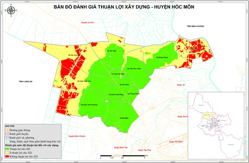 Tốc độ đô thị hóa nhanh chóng với làn sóng dịch chuyển dân cư ra các huyện ngoại thành đã làm cho quỹ đất thuận lợi xây dựng ngày càng hạn hẹp. Tính từ năm 1998 đến năm 2022, tỉ lệ diện tích mặt không thấm (đất xây dựng) so với tổng diện tích tự nhiên huyện Hóc Môn đã tăng hơn 16 lần, trong khi đó, quỹ đất còn lại để tiếp tục phát triển phần lớn lại rơi vào loại đất ít hoặc không thuận lợi cho xây dựng.. Tốc độ đô thị hóa nhanh chóng với làn sóng dịch chuyển dân cư ra các huyện ngoại thành đã làm cho quỹ đất thuận lợi xây dựng ngày càng hạn hẹp. Tính từ năm 1998 đến năm 2022, tỉ lệ diện tích mặt không thấm (đất xây dựng) so với tổng diện tích tự nhiên huyện Hóc Môn đã tăng hơn 16 lần, trong khi đó, quỹ đất còn lại để tiếp tục phát triển phần lớn lại rơi vào loại đất ít hoặc không thuận lợi cho xây dựng..