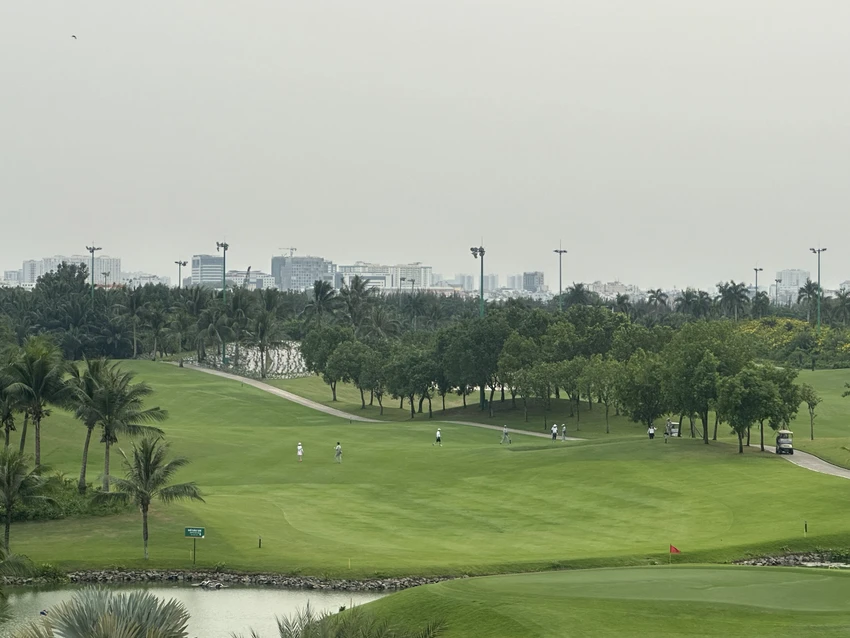 sân golf.jpg