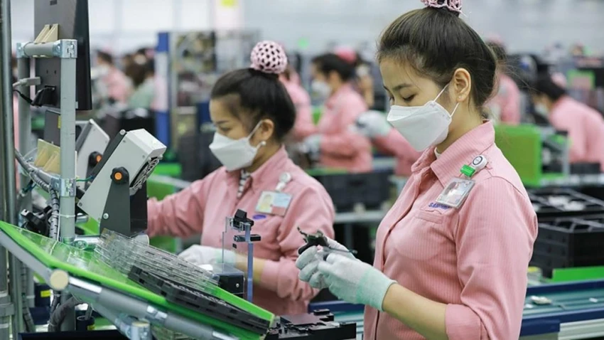 Điện thoại và linh kiện tiếp tục khai thác tốt thị trường xuất khẩu. Nguồn: Báo Công thương. Điện thoại và linh kiện tiếp tục khai thác tốt thị trường xuất khẩu. Nguồn: Báo Công thương.