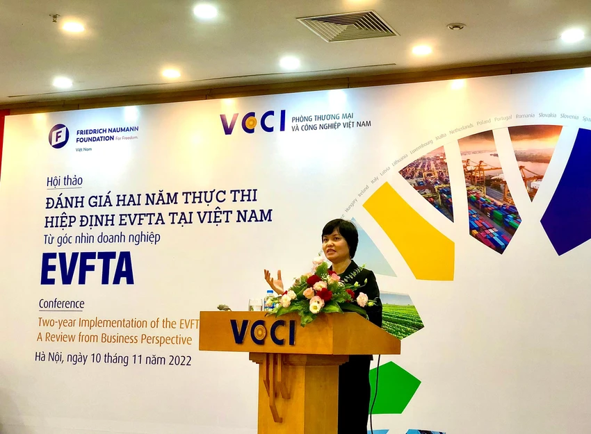 Phát biểu tại hội thảo, bà Trang chỉ ra một số "lực cản" khiến DN khó hưởng lợi từ Hiệp định. Ảnh: Minh Trúc.