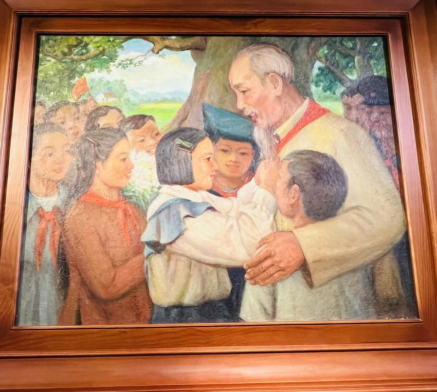 Bức tranh "Bác Hồ với thiếu nhi" là một trong những tác phẩm tiêu biểu của cố họa sĩ Bức tranh "Bác Hồ với thiếu nhi" là một trong những tác phẩm tiêu biểu của cố họa sĩ
