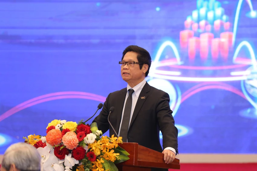 TS. Vũ Tiến Lộc - Ủy viên Ủy ban Kinh tế của Quốc hội, Chủ tịch Trung tâm trọng tài Quốc tế Việt Nam trình bày tham luận tại hội thảo. Ảnh: MT TS. Vũ Tiến Lộc - Ủy viên Ủy ban Kinh tế của Quốc hội, Chủ tịch Trung tâm trọng tài Quốc tế Việt Nam trình bày tham luận tại hội thảo. Ảnh: MT
