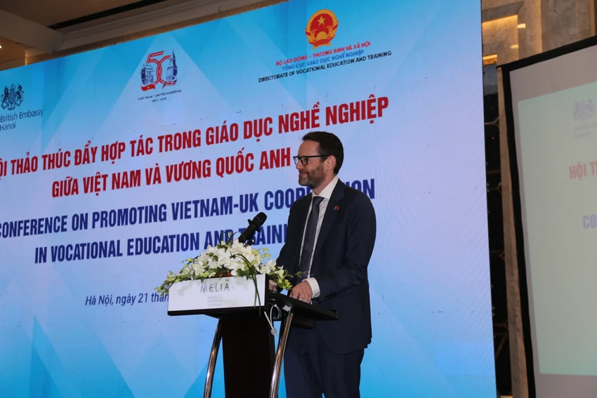 Đại sứ Anh tại Việt Nam Iain Frew phát biểu tại Hội thảo ngày 21-2. Ảnh: ĐSQ Anh Đại sứ Anh tại Việt Nam Iain Frew phát biểu tại Hội thảo ngày 21-2. Ảnh: ĐSQ Anh