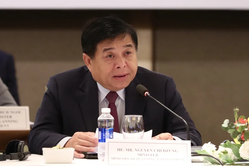 Bộ trưởng Nguyễn Chí Dũng phát biểu tại Diễn đàn VBF 2023. Ảnh: Đức Trung Bộ trưởng Nguyễn Chí Dũng phát biểu tại Diễn đàn VBF 2023. Ảnh: Đức Trung