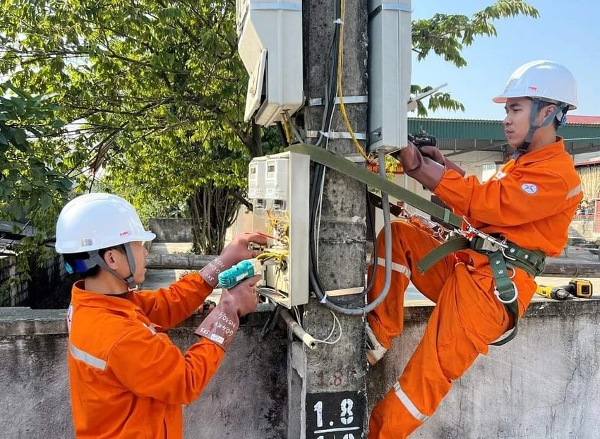 Tập đoàn Điện lực Việt Nam (EVN) đã áp dụng chuyển đổi số để cải thiện dịch vụ và nâng cao chất lượng cung cấp điện. Ảnh: EVN Tập đoàn Điện lực Việt Nam (EVN) đã áp dụng chuyển đổi số để cải thiện dịch vụ và nâng cao chất lượng cung cấp điện. Ảnh: EVN