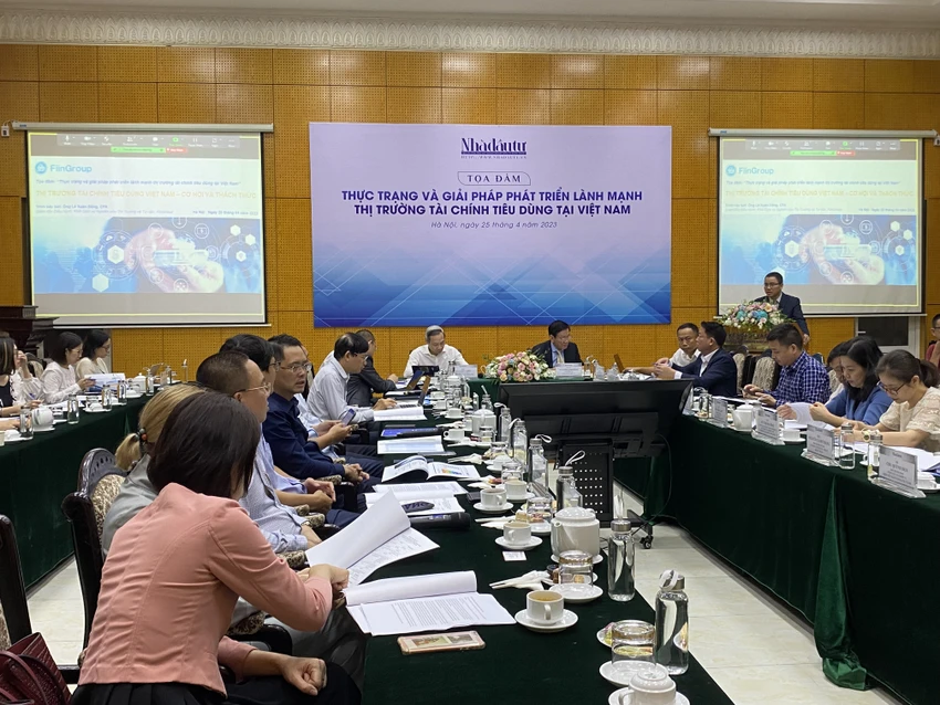 Toàn cảnh toạ đàm sáng 25-4. Ảnh: Minh Trúc Toàn cảnh toạ đàm sáng 25-4. Ảnh: Minh Trúc