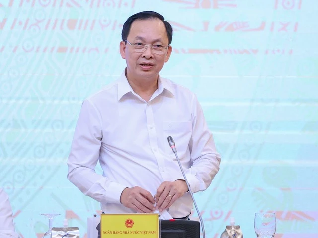 Ngân hàng Nhà nước vận động các ngân hàng tiếp tục giảm lãi suất cho vay ảnh 1 Phó Thống đốc NHNN Đào Minh Tú cho biết chỉ đạo các NHTM tiếp tục cắt giảm những chi phí để tạo điều kiện tốt nhất cho doanh nghiệp và người dân vay vốn