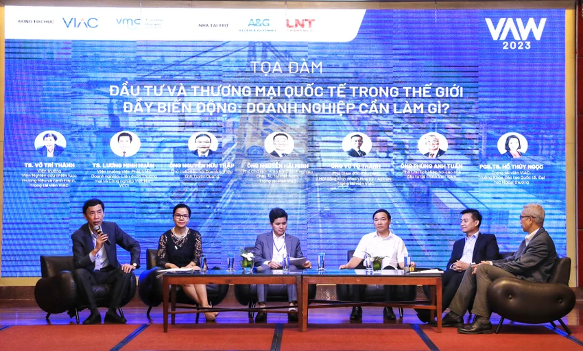 Khách mời tại toạ đàm "Đầu tư và thương mại quốc tế trong thế giới đầy biến động: Doanh nghiệp cần làm gì?” Khách mời tại toạ đàm "Đầu tư và thương mại quốc tế trong thế giới đầy biến động: Doanh nghiệp cần làm gì?”