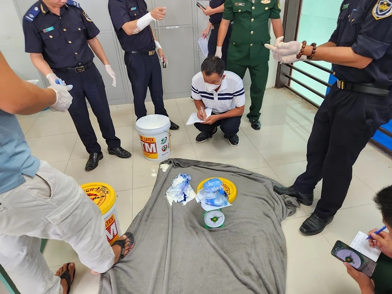 Lực lượng hải quan Quảng Trị liên tiếp triệt phá hai vụ vận chuyển trái phép ma túy. Ảnh: TCHQ Lực lượng hải quan Quảng Trị liên tiếp triệt phá hai vụ vận chuyển trái phép ma túy. Ảnh: TCHQ