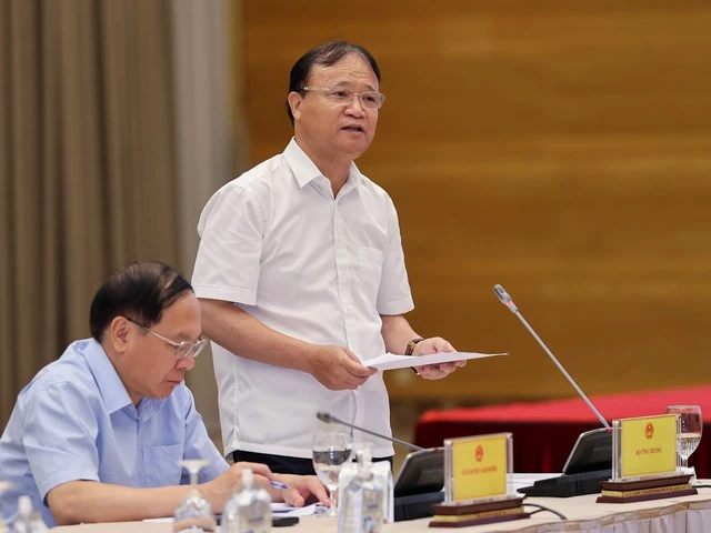 Thứ trưởng Bộ Công Thương Đỗ Thắng Hải thông tin tại họp báo chiều 4-7. Ảnh: VGP/Nhật Bắc Thứ trưởng Bộ Công Thương Đỗ Thắng Hải thông tin tại họp báo chiều 4-7. Ảnh: VGP/Nhật Bắc
