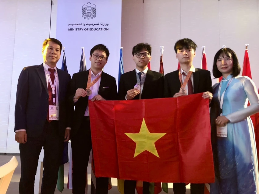 Đội tuyển quốc gia Việt Nam tiếp tục duy trì kết quả 100% thí sinh đoạt Huy chương. Đội tuyển quốc gia Việt Nam tiếp tục duy trì kết quả 100% thí sinh đoạt Huy chương.