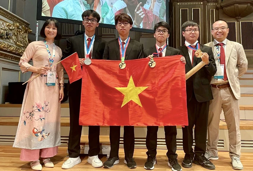 Ảnh đoàn Olympic Hoá học Quốc tế 2023. Ảnh: Bộ GD&ĐT Ảnh đoàn Olympic Hoá học Quốc tế 2023. Ảnh: Bộ GD&ĐT