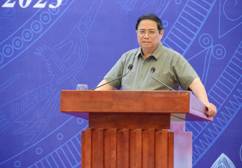Thủ tướng Phạm Minh Chính phát biểu tại Hội nghị chiều 18-8. Ảnh: MOET