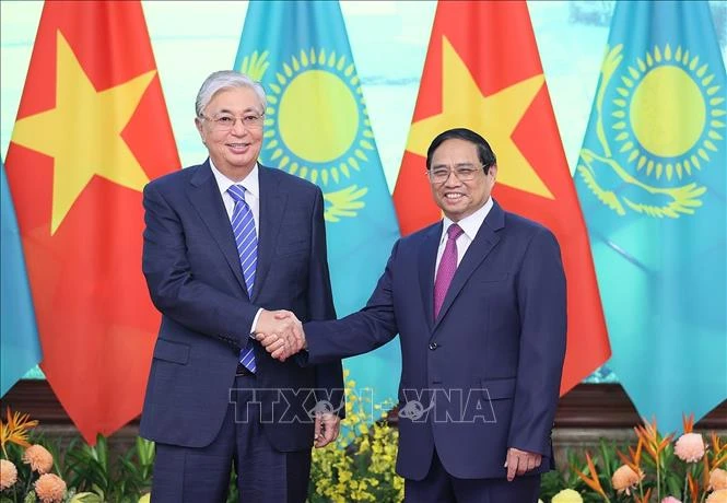 Thủ tướng Phạm Minh Chính hội kiến Tổng thống Kazakhstan Kassym-Jomart Tokayev. Ảnh: Dương Giang/TTXVN Thủ tướng Phạm Minh Chính hội kiến Tổng thống Kazakhstan Kassym-Jomart Tokayev. Ảnh: Dương Giang/TTXVN