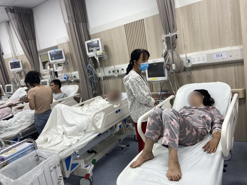 Chị L. bàng hoàng khi nhớ lại hoàn cảnh lúc đó. Ảnh: M.T Chị L. bàng hoàng khi nhớ lại hoàn cảnh lúc đó. Ảnh: M.T