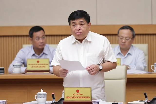 Bộ trưởng Nguyễn Chí Dũng phát biểu tại phiên họp.jpeg