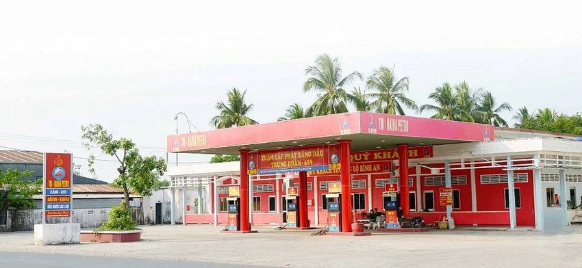 Cửa hàng phân phối xăng dầu của CT Hải Hà.jpeg