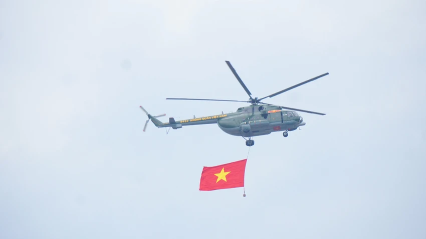 đbp diễu hành 3.jpeg