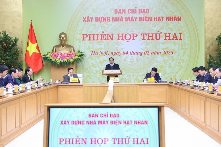 Thủ tướng Phạm Minh Chính, Trưởng Ban Chỉ đạo xây dựng nhà máy điện hạt nhân chủ trì phiên họp thứ hai của Ban Chỉ đạo