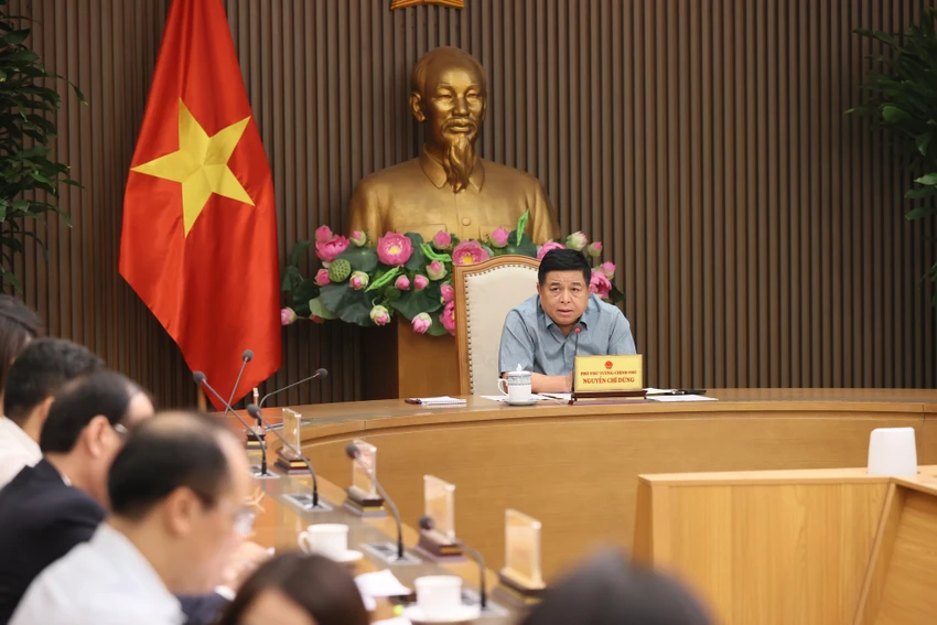 Phó Thủ tướng Nguyễn Chí Dũng chủ trì cuộc họp về xây dựng Đề án phát triển kinh tế tư nhân. Ảnh: VGP